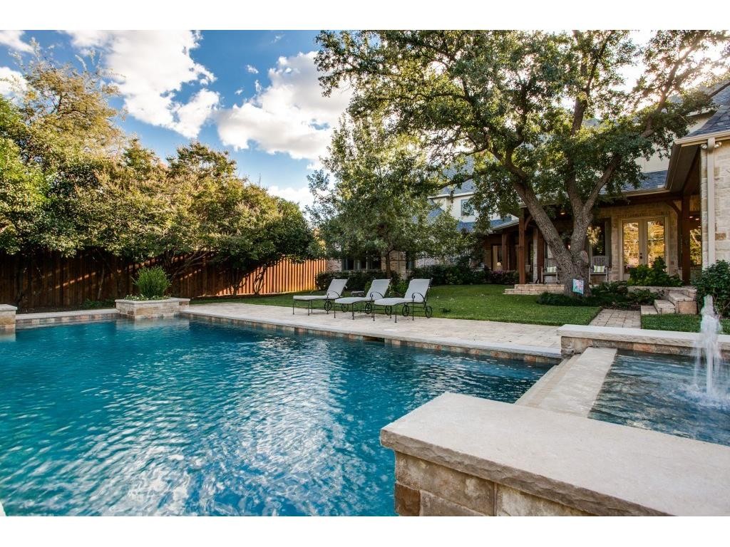 Lawnhaven outdoor pool