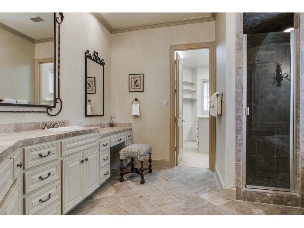Mead0w Master bath