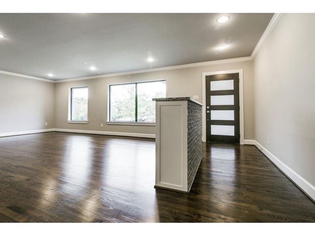 10104 Woodgrove Entry