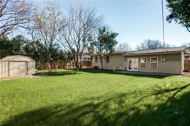 2367 Highwood W