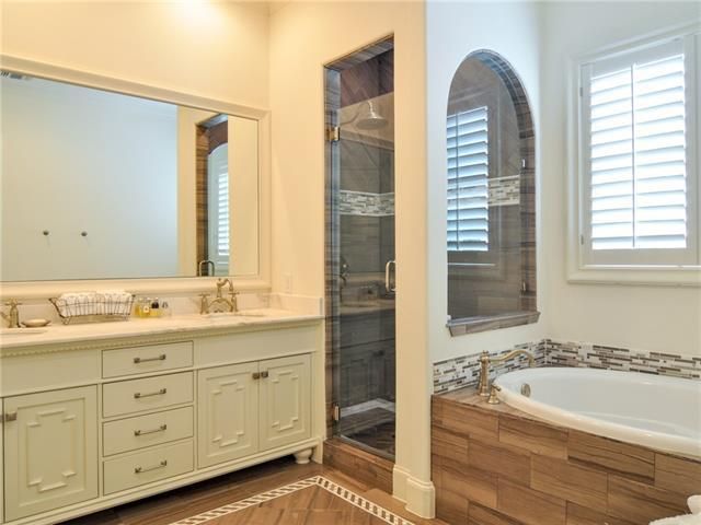 3616 Edgewater D