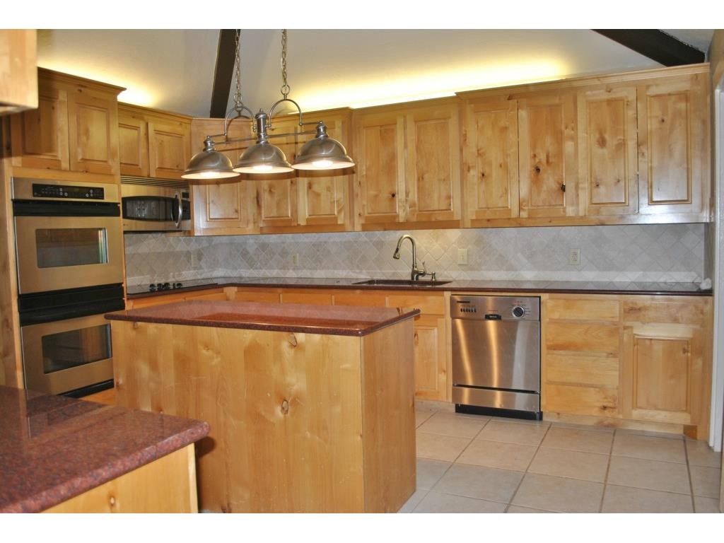 Couch kitchen 2