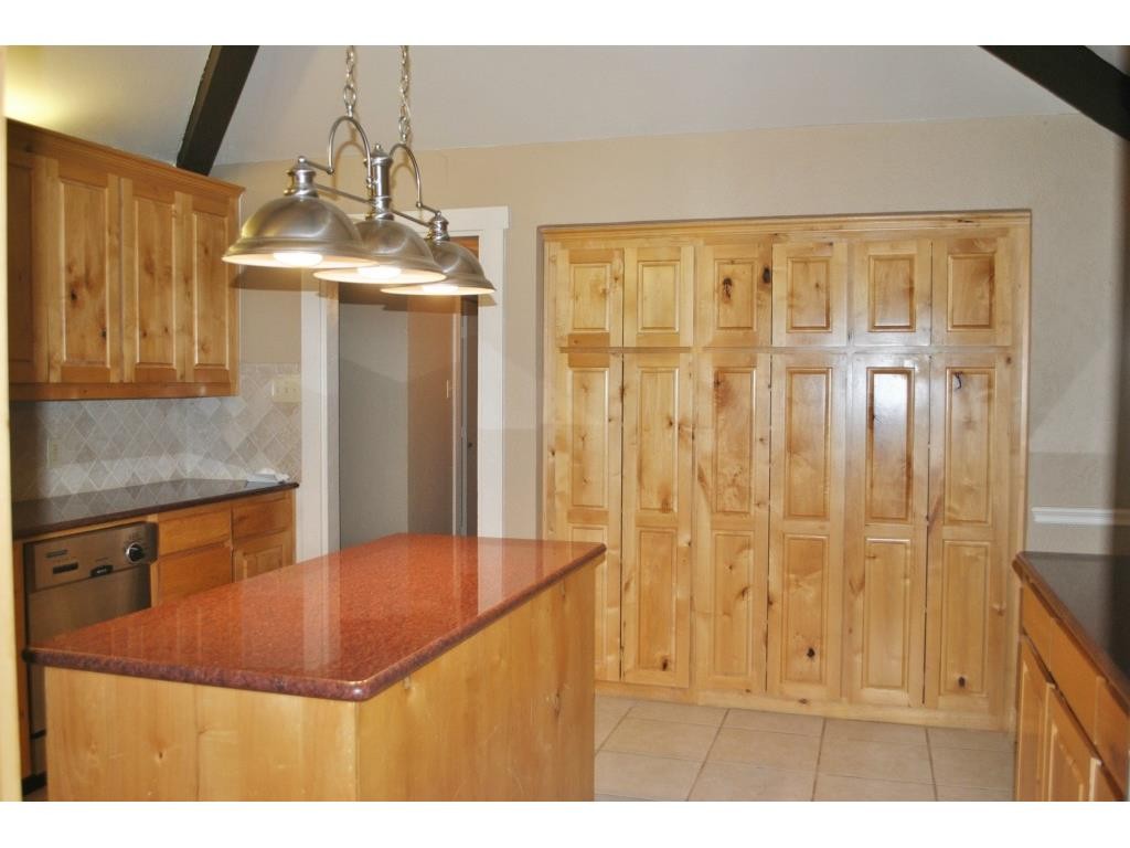 Couch kitchen 3