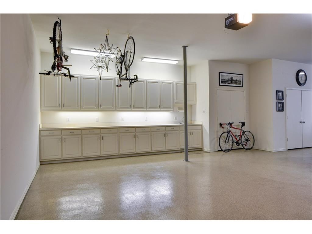 Thomas Street garage