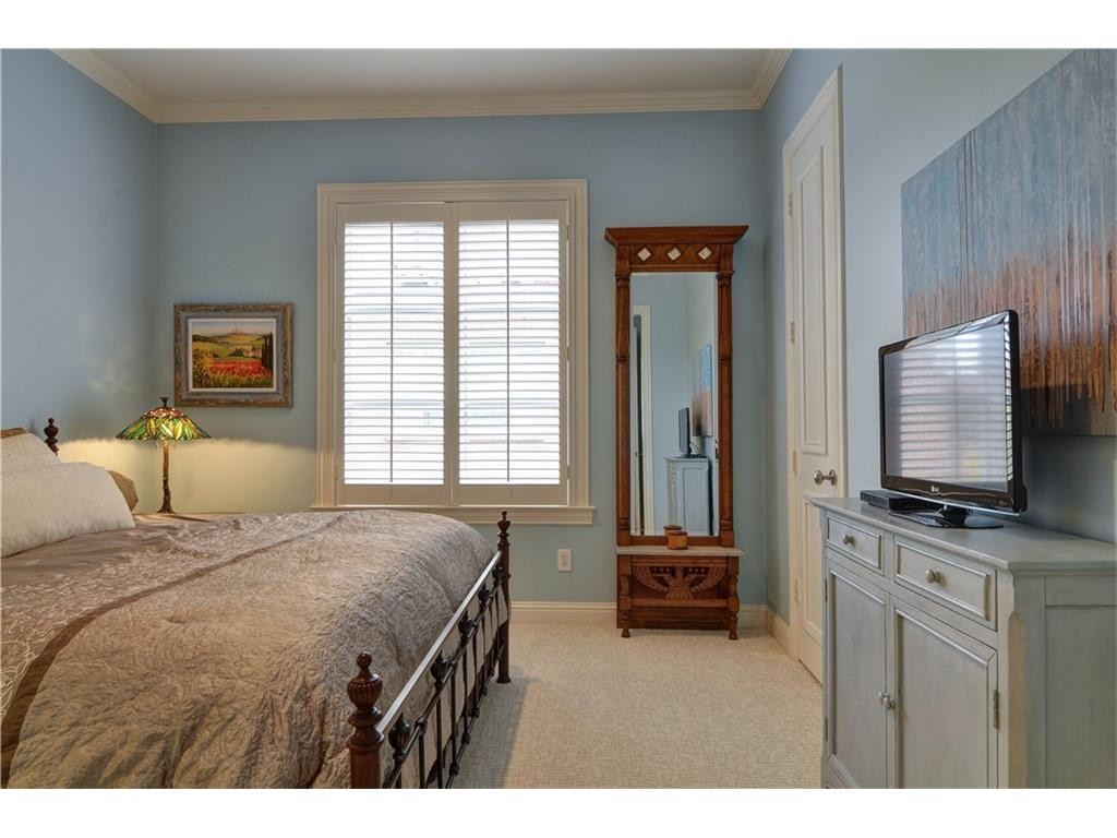Thomas street bedroom1