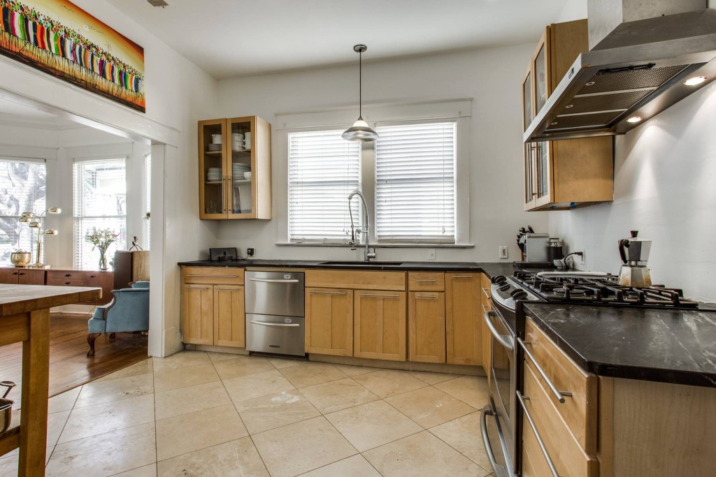 118 WH kitchen