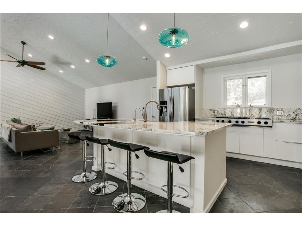 1722 Cedar Hill Kitchen