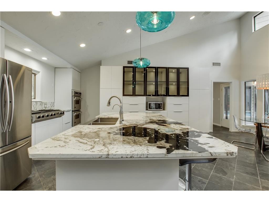 1722 Cedar Hill Kitchen 3