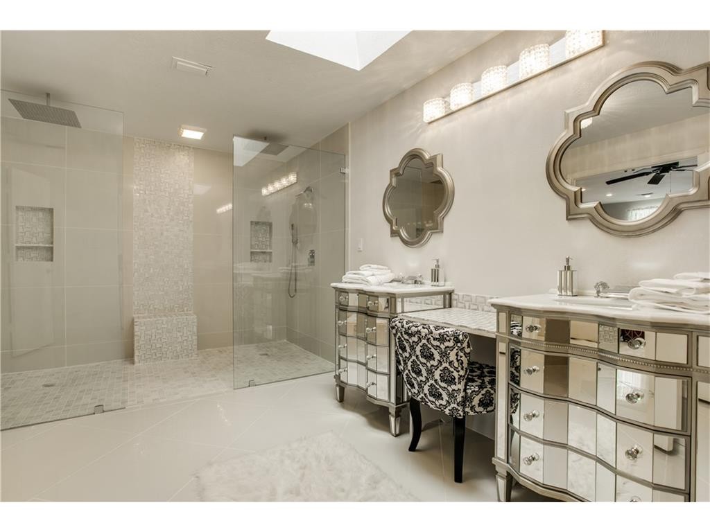 1722 Cedar Hill Master Bath 2