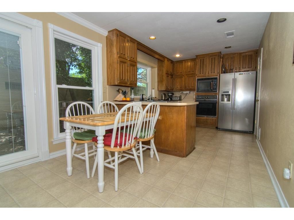 18605 Crownover Court Eat In Kitchen