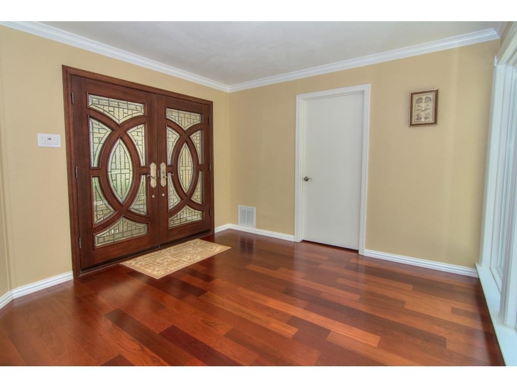 18605 Crownover Court Foyer