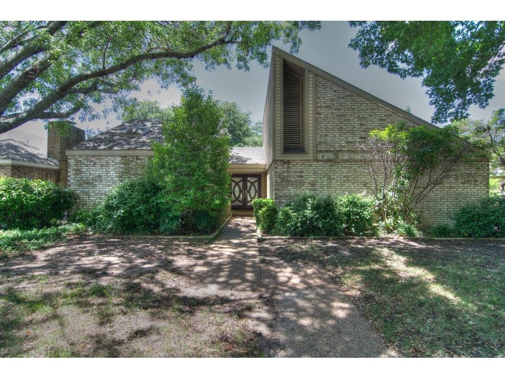 18605 Crownover Court Front