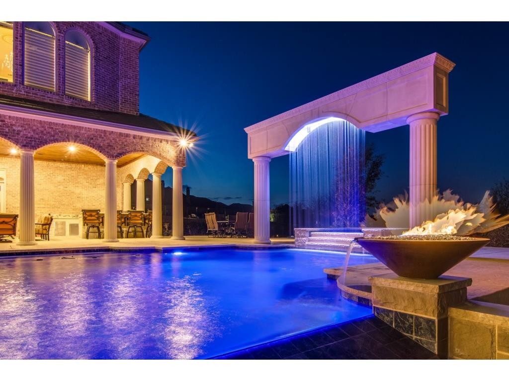 408 Woodlake Pool
