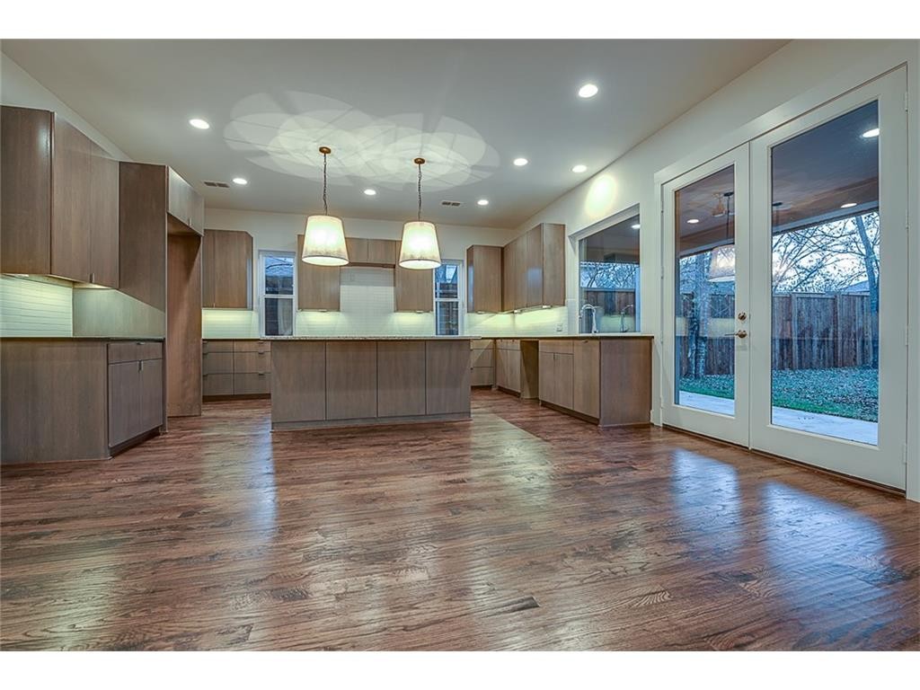 5337 Belmont Kitchen