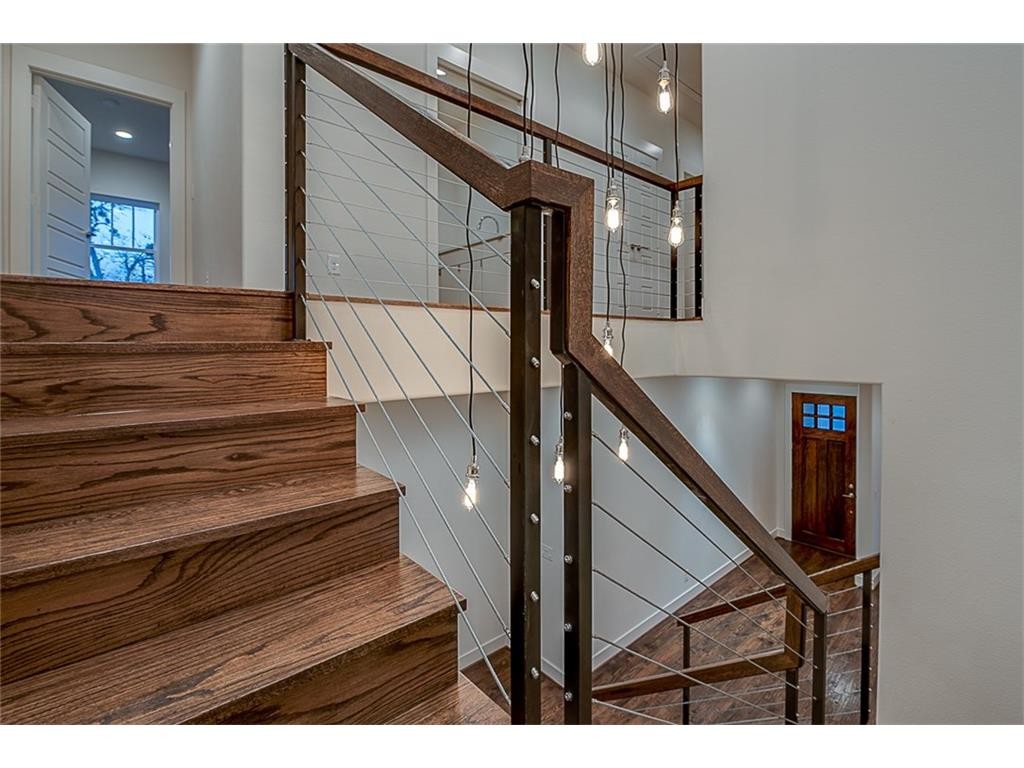 5337 Belmont Stairs