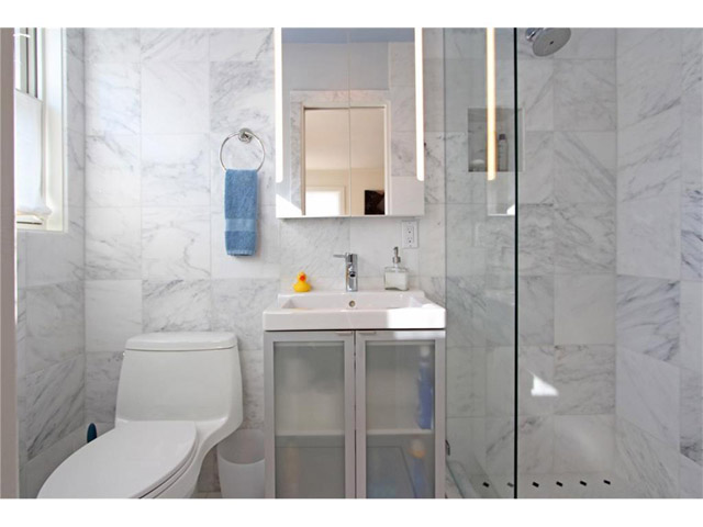 636 W. Colorado Second Bath