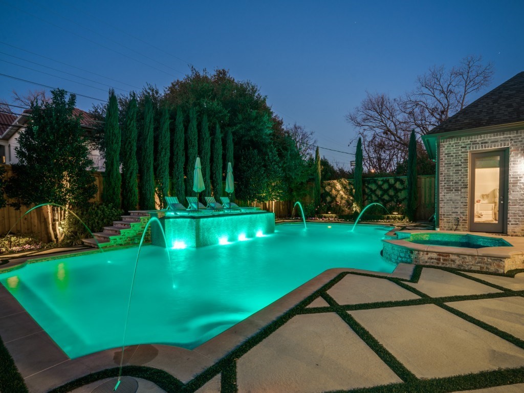 6615 Stichter Twilight Pool