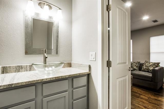 810 W. 12th Half Bath