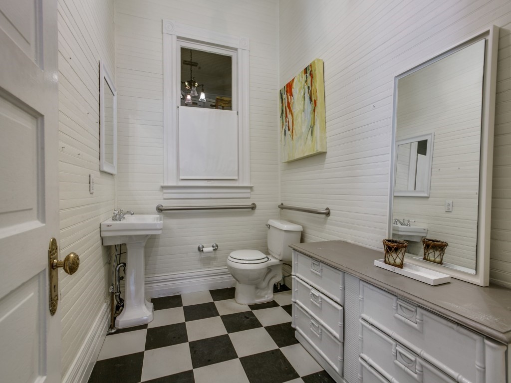 2701 Hibernia 10 bath