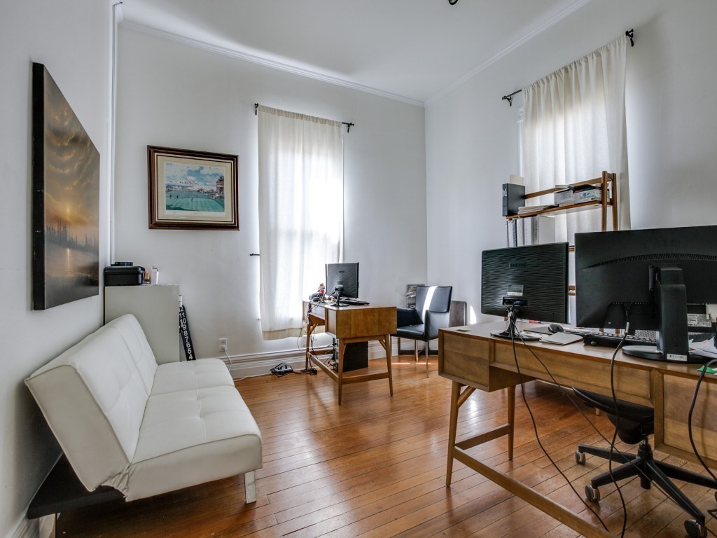 2701 Hibernia 8