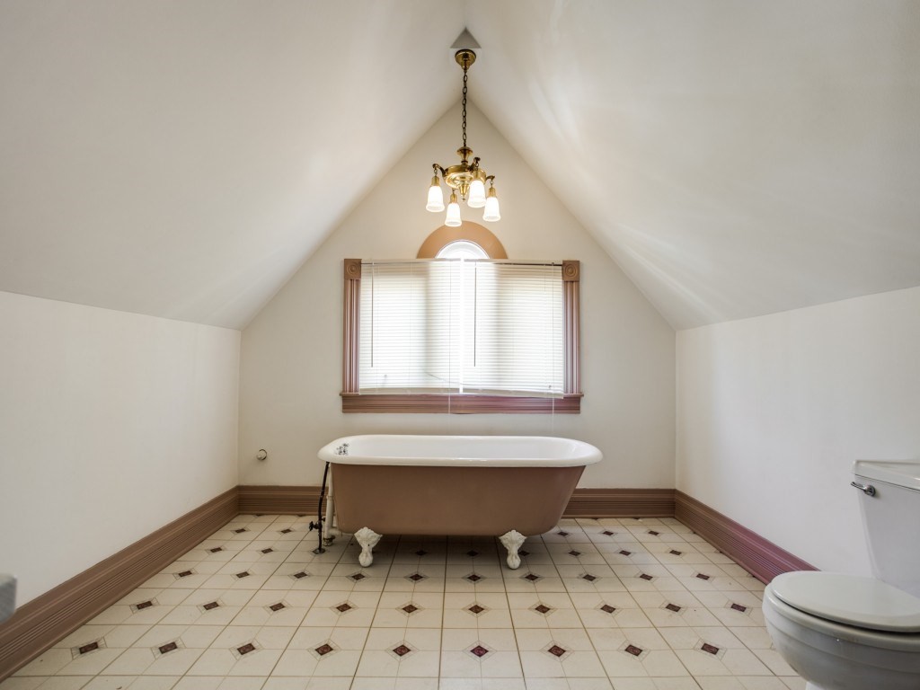 2707 Hibernia 14