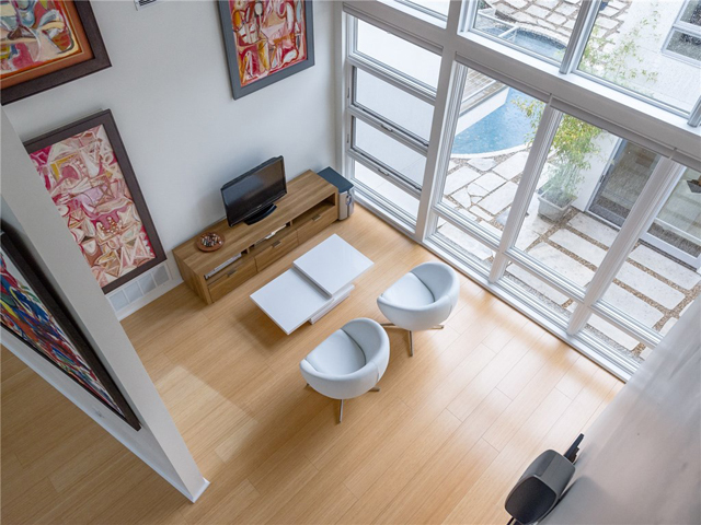 3314 Dartmouth Extra Living from Above