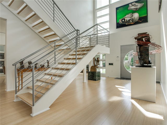 3314 Dartmouth Foyer