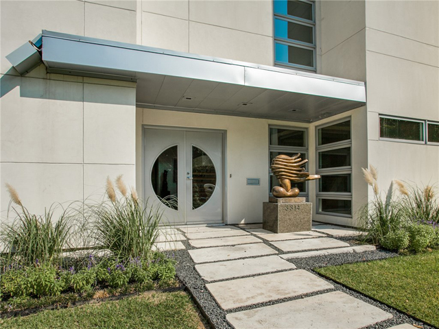 3314 Dartmouth Front Porch