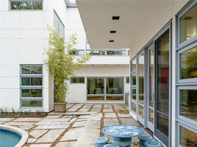 3314 Dartmouth Patio
