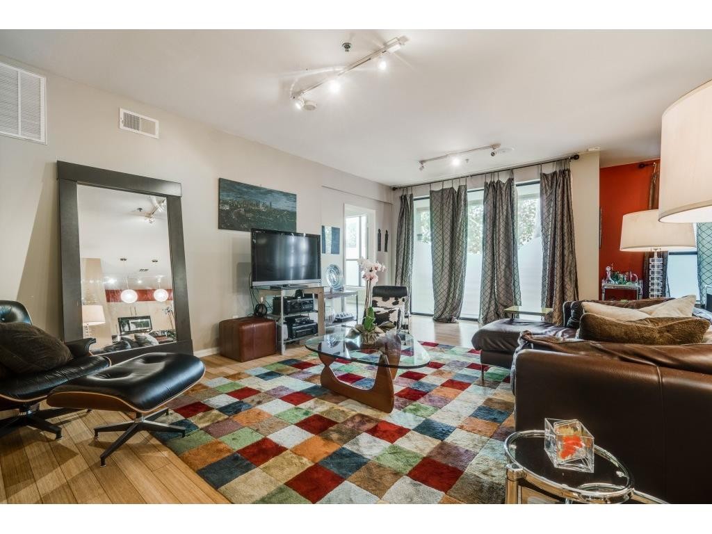 4111 Gilbert Avenue #211 Living 2