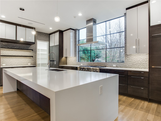 8403 Swananoah Kitchen 2