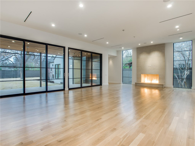 8403 Swananoah Living