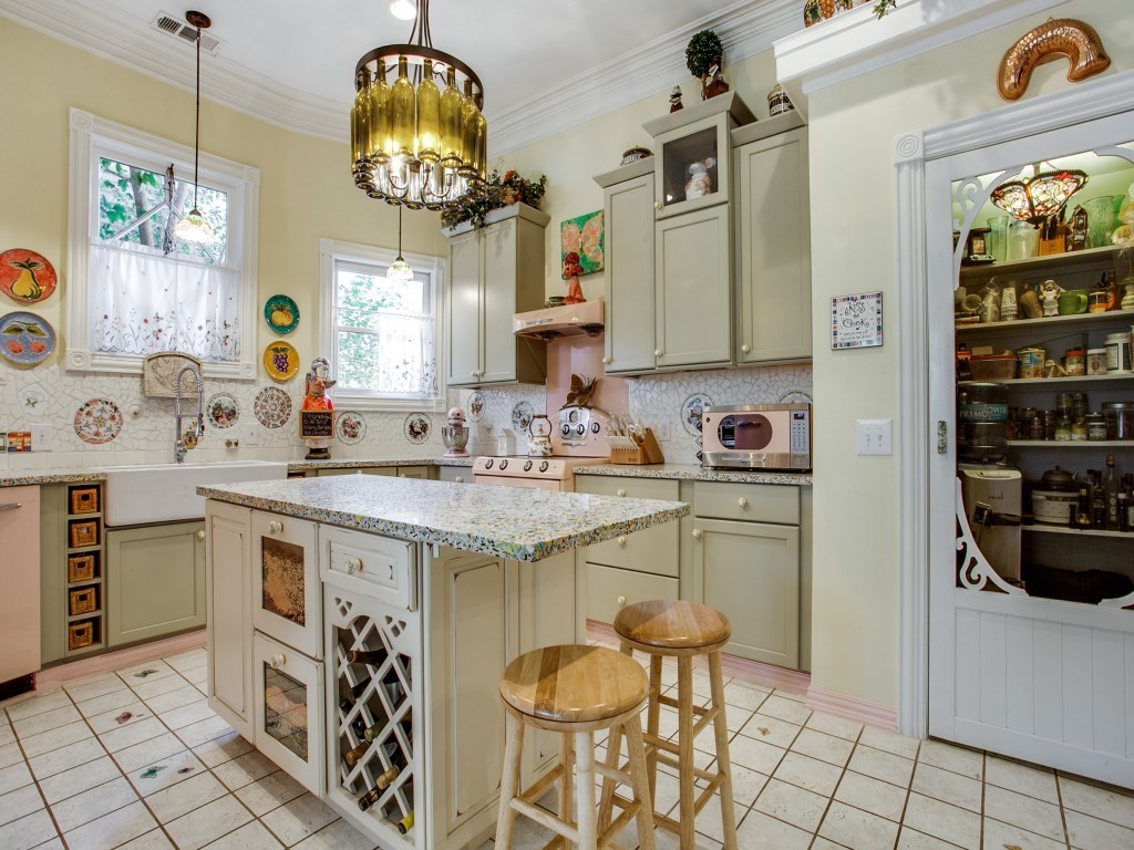 Hibernia kitchen