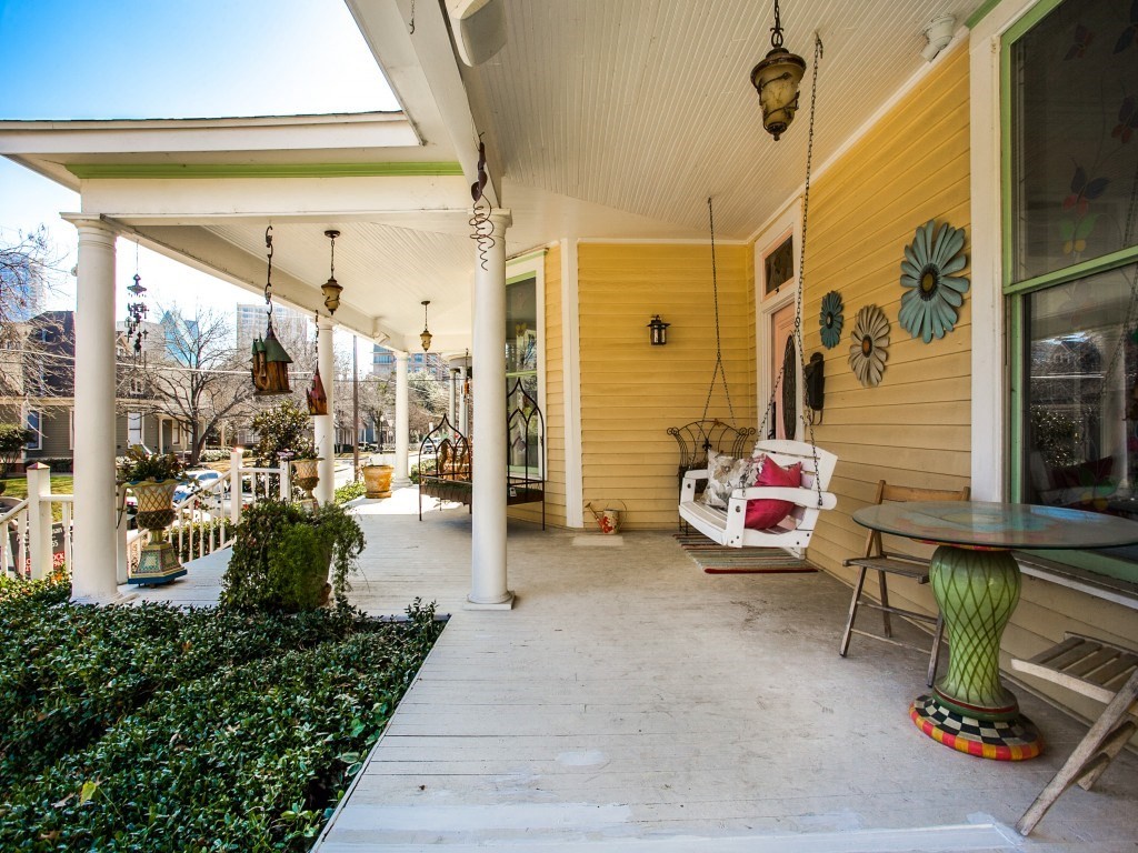 Hibernia porch