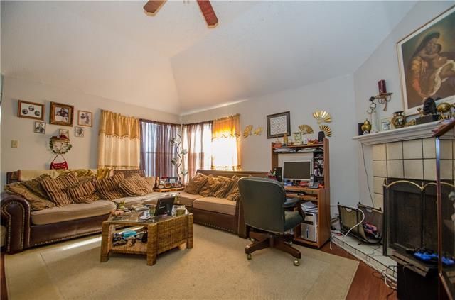 2512 Summitt LR