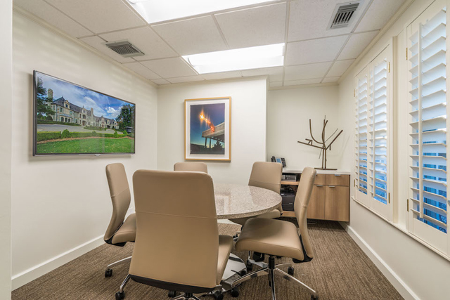Ebby Office-19