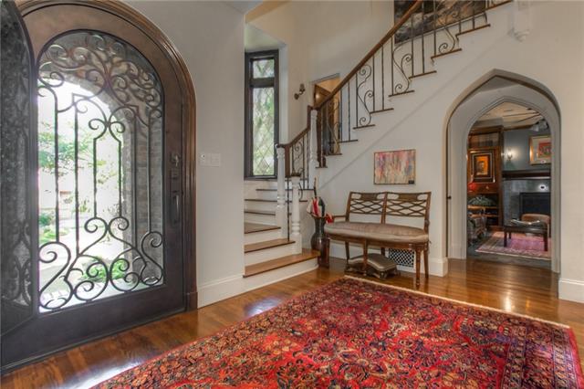 2323 Medford Court West Entry