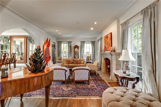 2323 Medford Court West LR