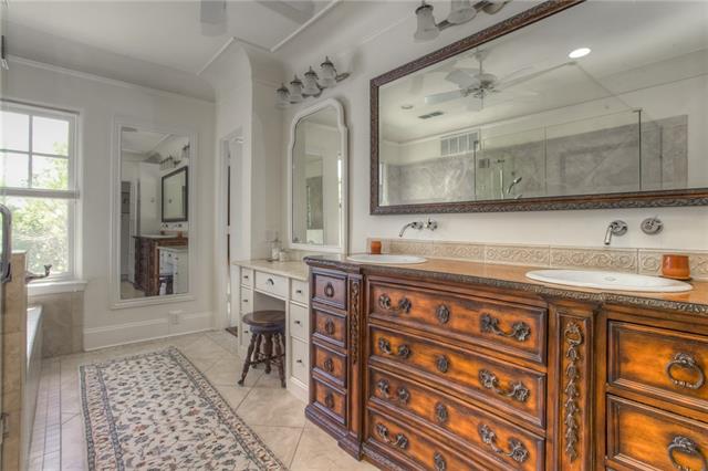 2323 Medford Court West Master Bath