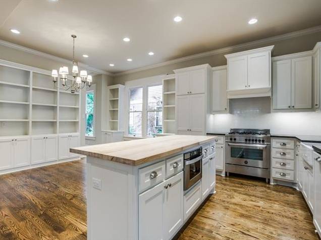121 N Winnetka Kitchen to dining