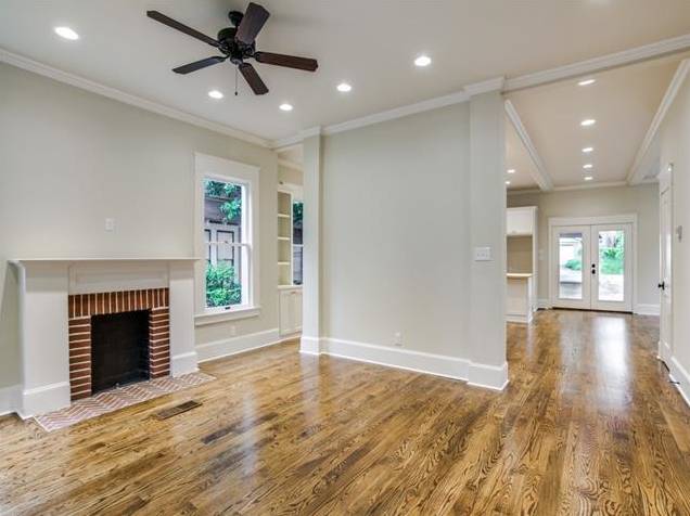121 N Winnetka Living 2