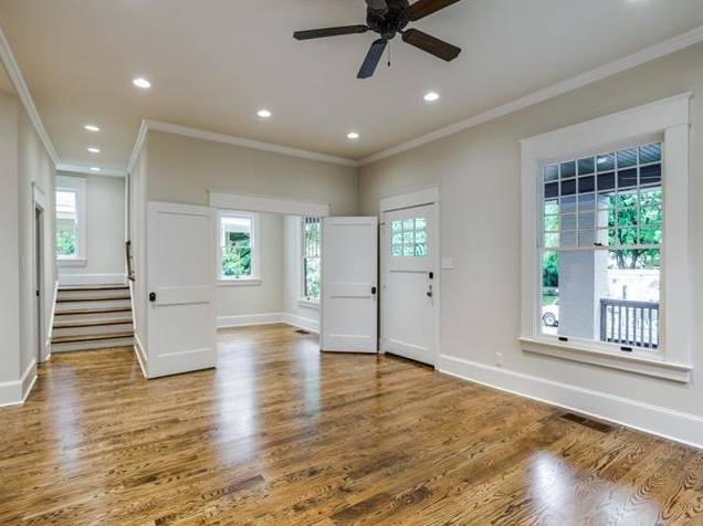 121 N Winnetka Living to Office