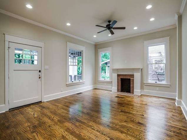 121 N Winnetka Living