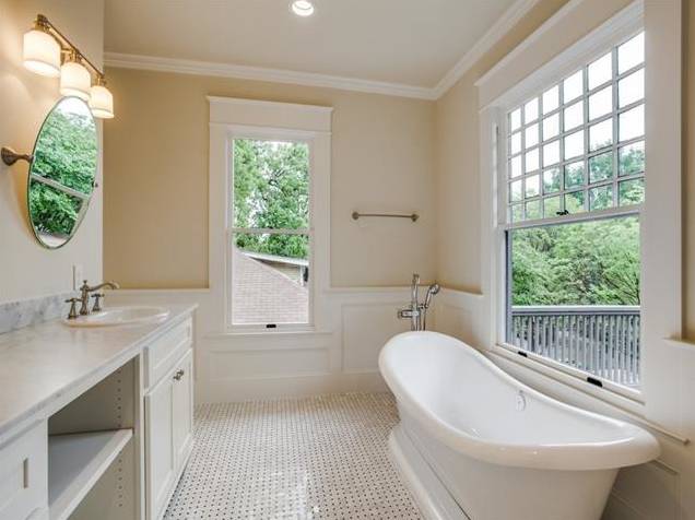 121 N Winnetka Master bath