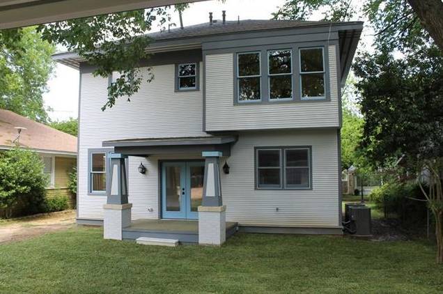 121 N Winnetka back of house
