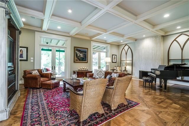 4720 Chapel Hill b