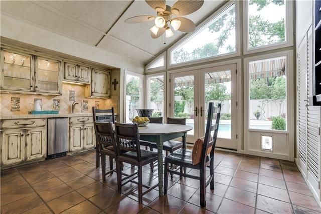 4720 Chapel Hill c