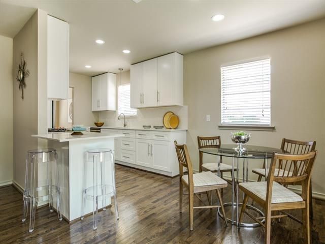 8115 Woodhue c
