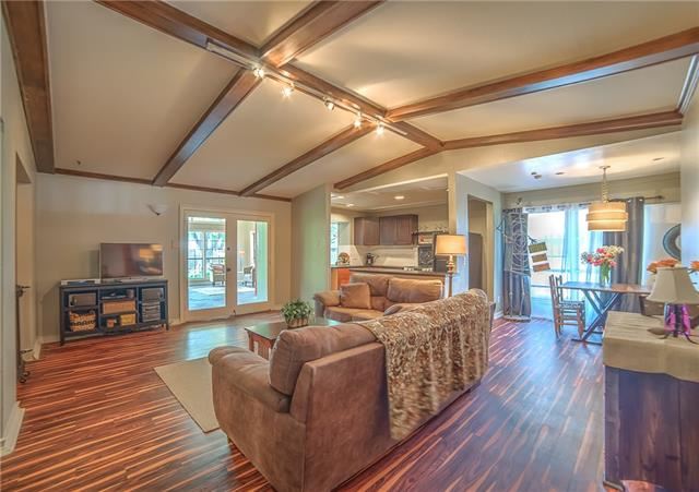 11318 Carissa Living