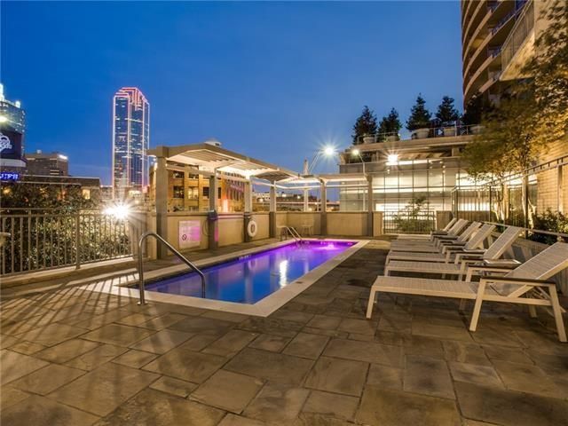 2323 N Houston u